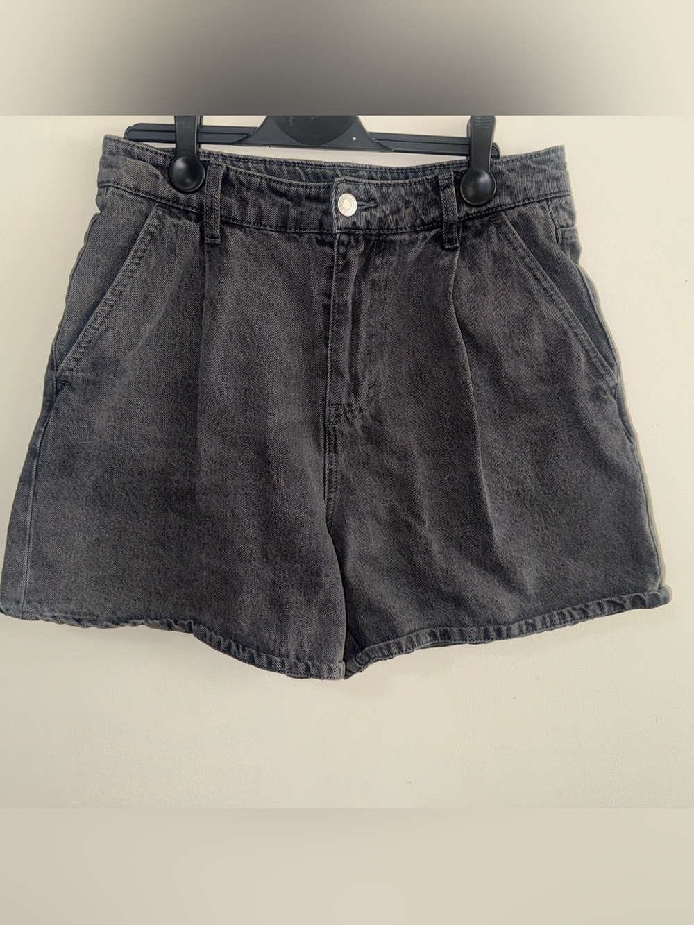 H&M Women’s Black Denim Shorts US 6 Casual Jean Mom Fit Ultra High Waist